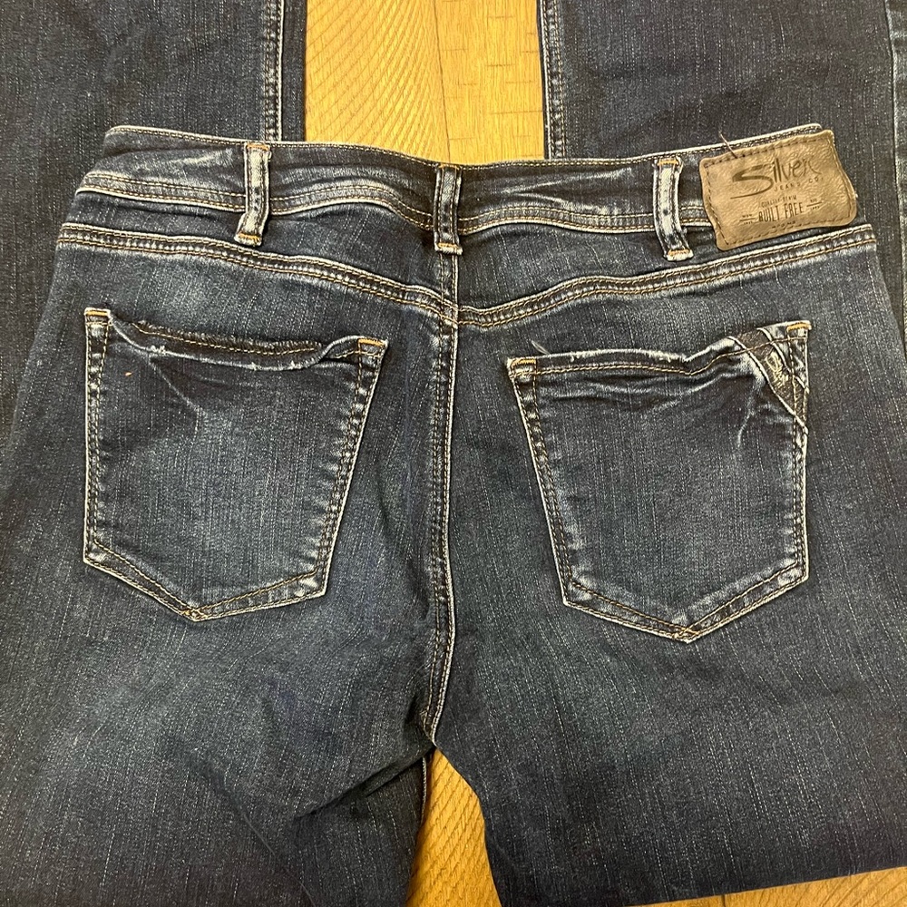 Silver Jeans EUC - Picture 2 of 3